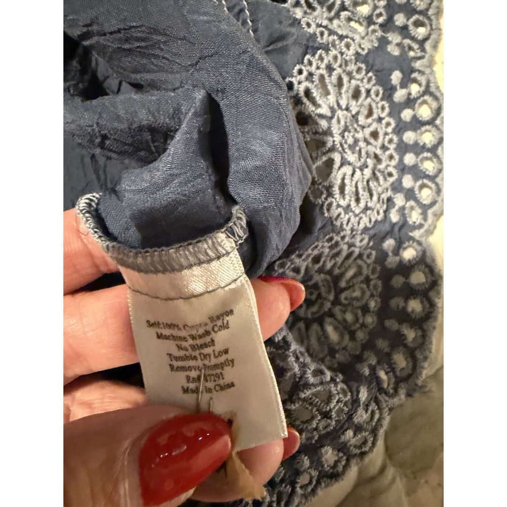 Johnny Was Manchenho Tunic Top XL Blue Embroidered Eyelet Cupro Rayon Boho - Picture 8 of 11